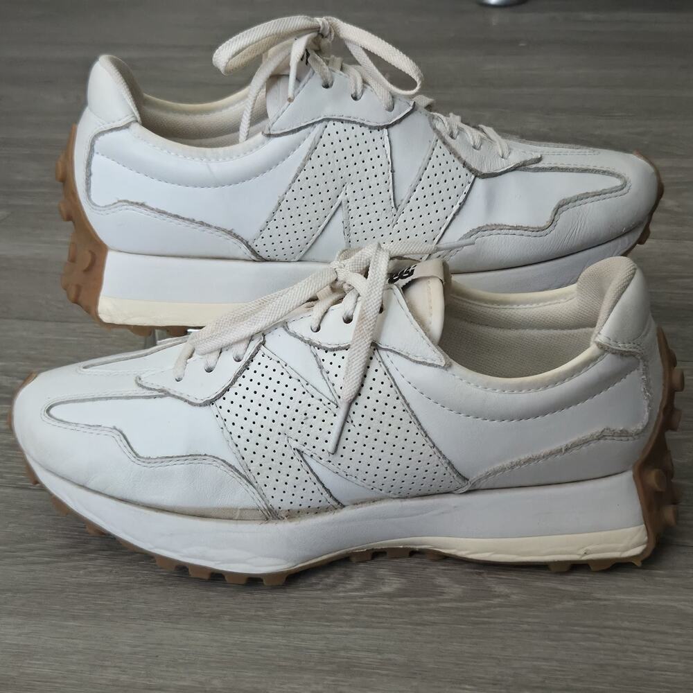 New Balance 327 Womens US 9 B Triple White Gum Leather WS327LS Athletic Shoes